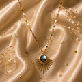 Kette „Strahlenamulett“ Universum